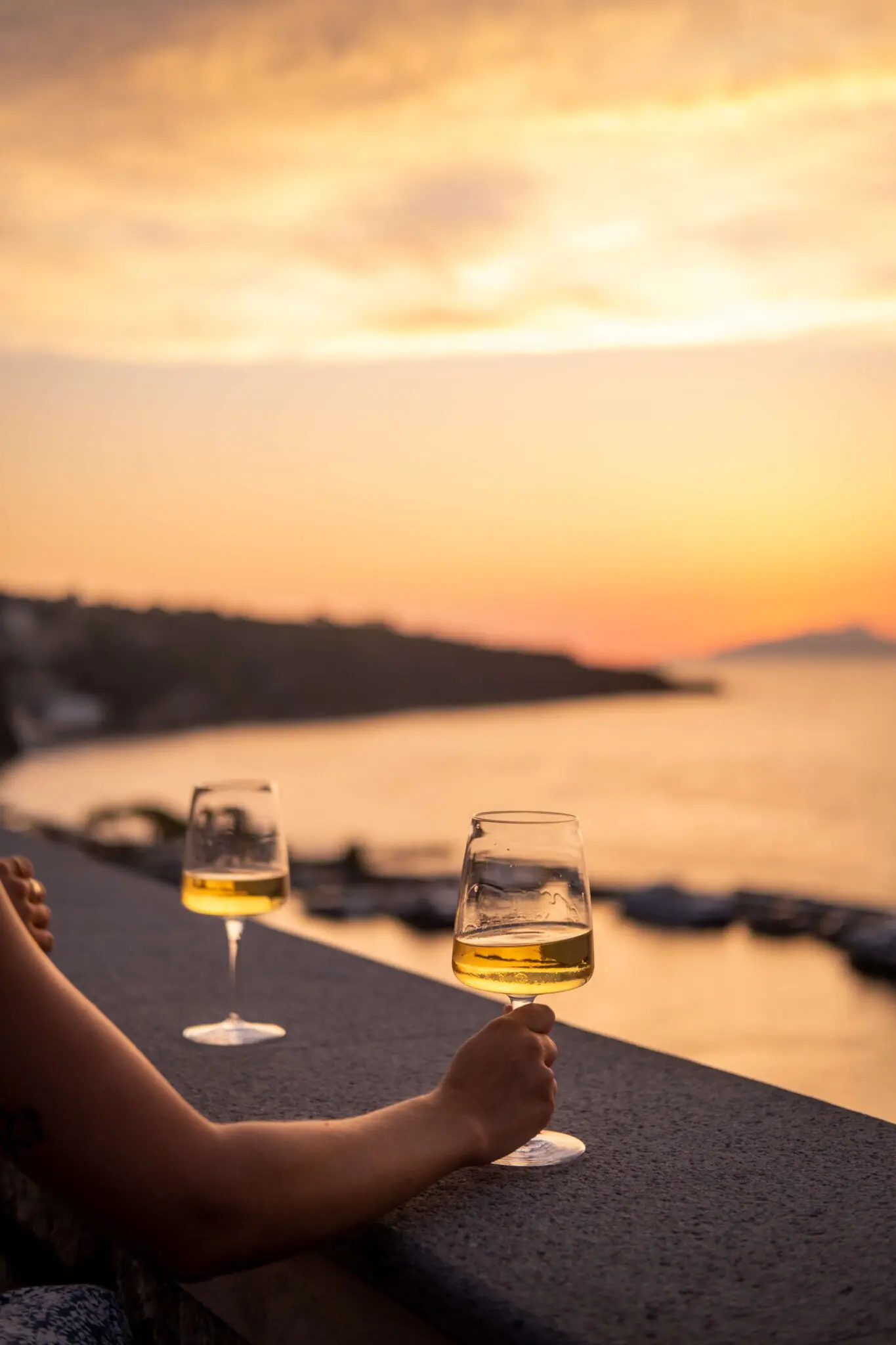 apéro am Meer an der Amalfiküste Italien