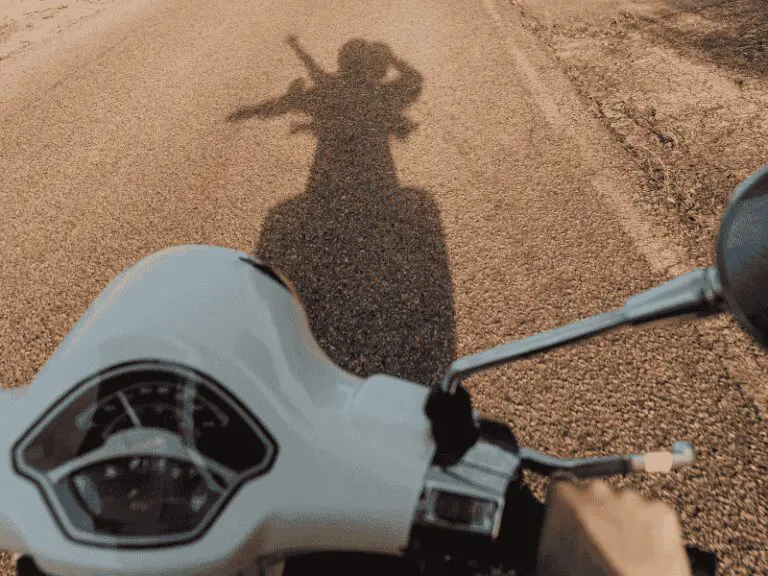 ciao bella auf einer Vespa