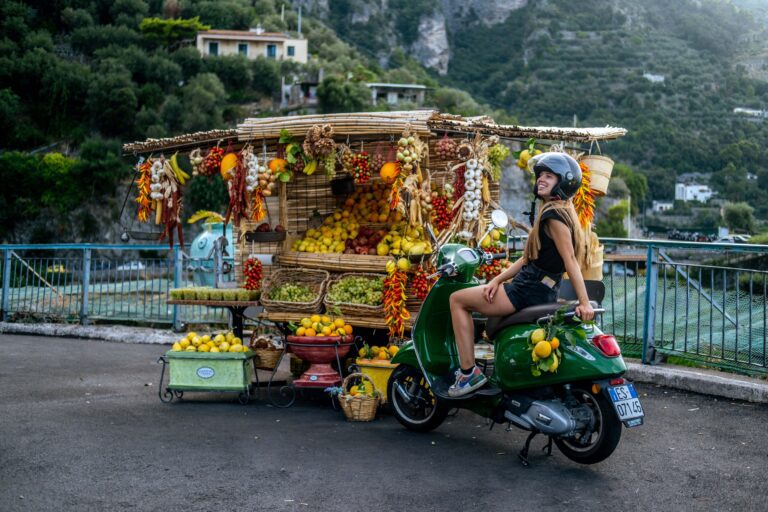 Kleiner Stand mit frischen Fruchtsäften in Amalfi