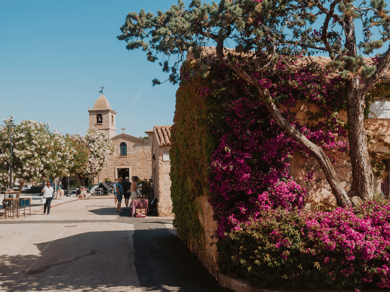 San Pantaleo, kleines Städtchen auf Sardinien